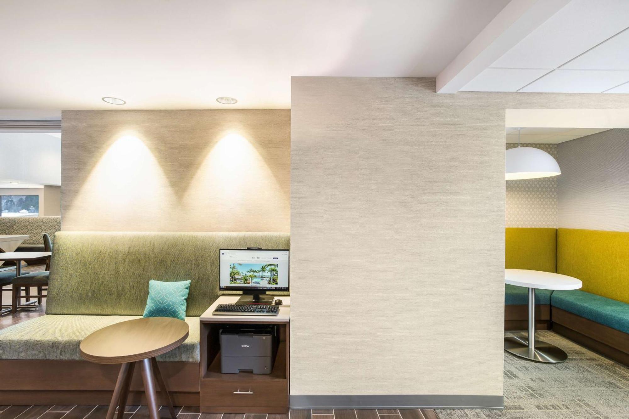 Hampton Inn & Suites Гоутон Екстер'єр фото