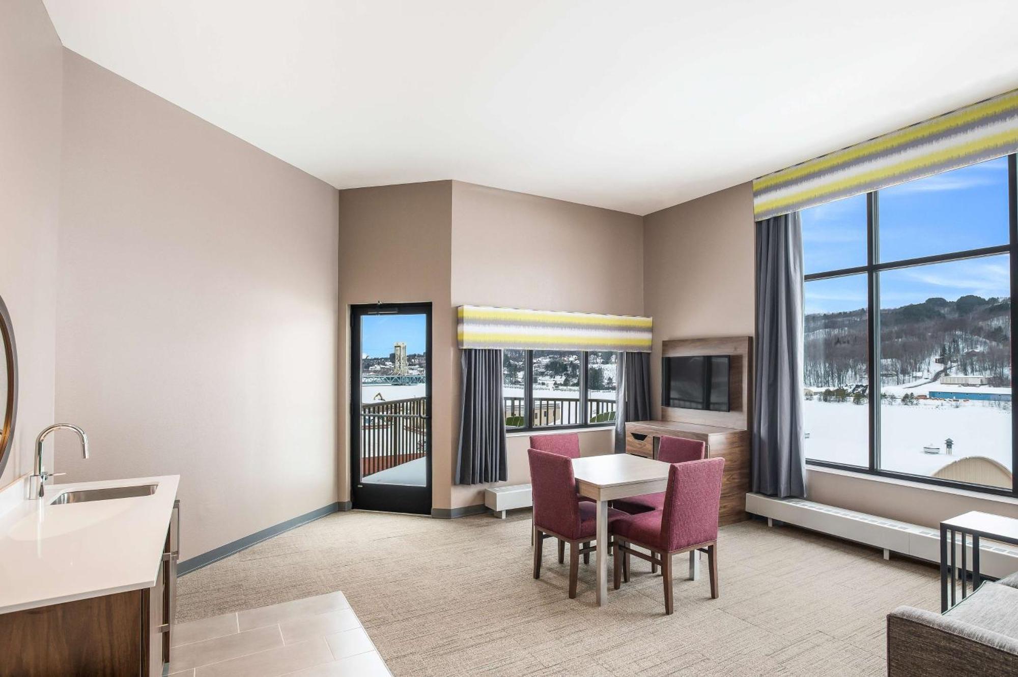 Hampton Inn & Suites Гоутон Екстер'єр фото